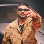 Raftaar Instagram - Drop the name of your city below…🏠 I got a plan.🩸🩸🩸 . @kalamkaarmusic #winnerscircle #jahanbolowahanraa 📸 @kartikkher