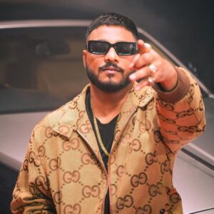 Raftaar Instagram - Drop the name of your city below…🏠
I got a plan.🩸🩸🩸
.
@kalamkaarmusic #winnerscircle #jahanbolowahanraa
📸 @kartikkher