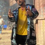 Raftaar Instagram – 🎤🎵🔥 Watch my show Bajao trending on Jio Cinema …. 

#BajaoOnJioCinema – All Episodes Streaming Free on the Jio Cinema App…

#Bajao #JioCinema #AddinathKothare #OG #OGVibes 

@raftaarmusic @officialjiostudios @timesmusichub @tanujvirwani @sahilkhattar @sahilvaid24 @adinathkothare @officialmahirasharma #RajeshShama #NitishPandey @aslimonalisa @iamindreshmalik @pragyasingh28 @nikhil_sachan_ @shivavarmainstagram @saptaraj07 @arindamdebnath_ @jarvisintune @cuttingchai.io @musicalsaurabh #JyotiDeshpande