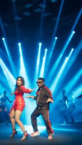 Raftaar Instagram - Phone Mila Ke 🤙📞 OUT NOW Keep streaming. @akasasing @khan_aroosa6 @sonymusicindia @kalamkaarmusic #PhoneMilaKe #Raftaar #KalamkaarMusic #SonyMusic