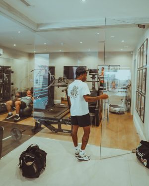 Raheem Sterling Instagram - Back in the lab 💪🏽