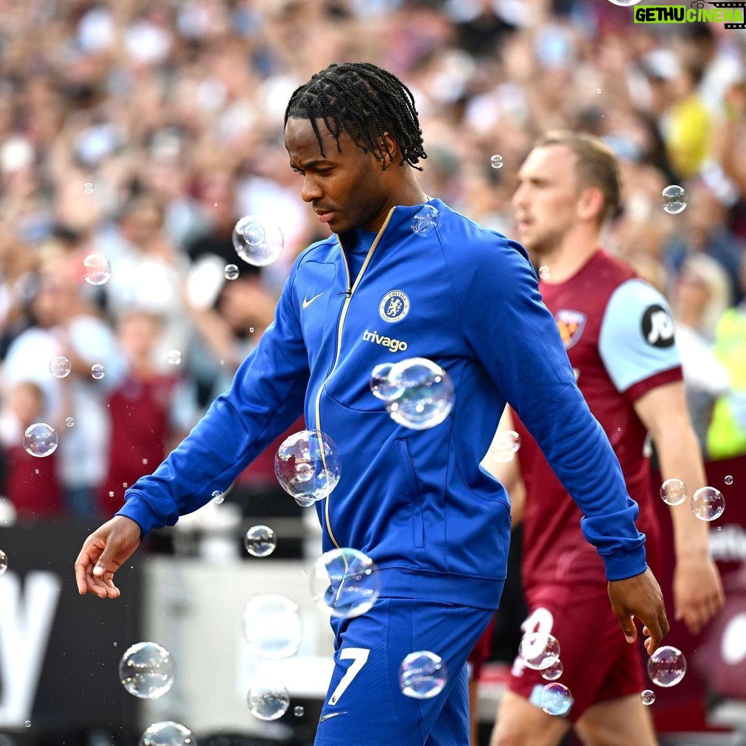 Raheem Sterling Instagram - Disappointed with the result… but we stick together @chelseafc 🔵 London Stadium