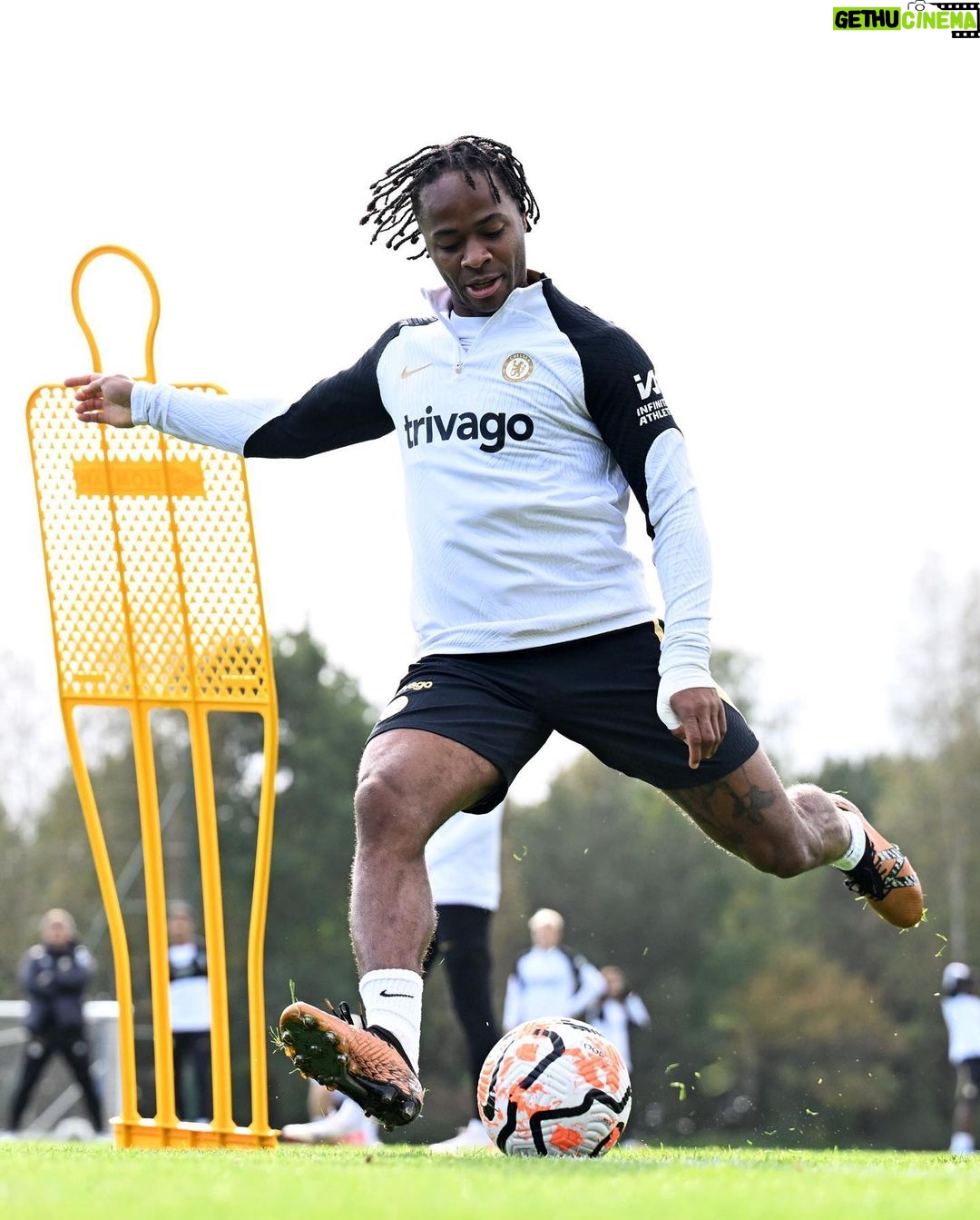Raheem Sterling Instagram - Work Mode 💪🏽⏱