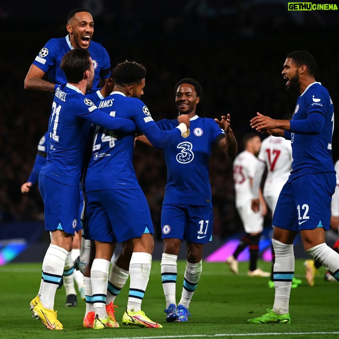 Raheem Sterling Instagram - Great team performance on a night we had to win 🔥 Stamford Bridge
