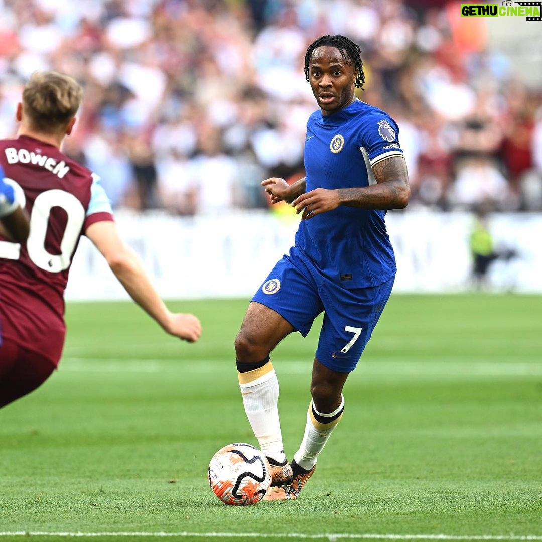 Raheem Sterling Instagram - Disappointed with the result… but we stick together @chelseafc 🔵 London Stadium