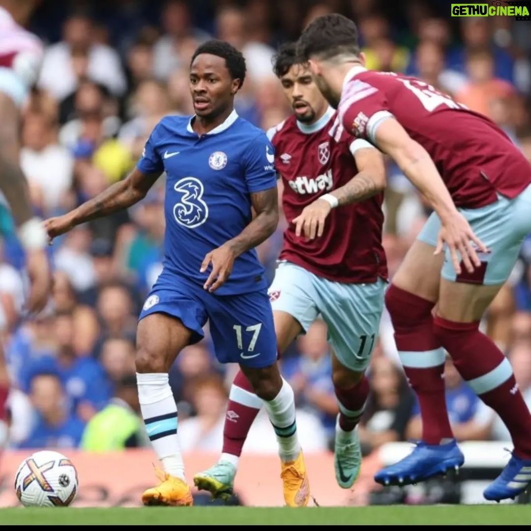 Raheem Sterling Instagram - Left it late but we never gave up @chelseafc 🙌🏾 Stamford Bridge