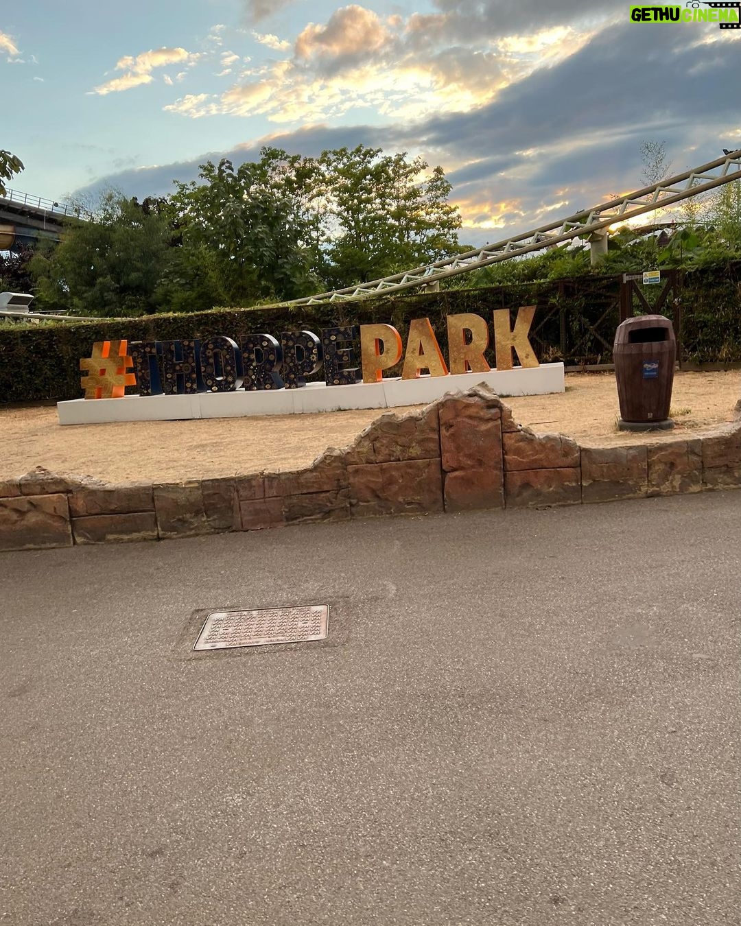 Raheem Sterling Instagram - Thorpe Park after hours 🎢