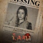 Raima Sen Instagram – Have you seen Mrs.Aparajitha Ghosh?💔
The heart of the Ghosh family, lost in the chaos of riots, last seen near Victoria College,Calcutta.

#MaaKaali #ErasedHistoryOfBengal #MaaKaaliFilm #BengaliHindus

Watch motion poster here:[LINK IN STORY]

SEE YOU IN THEATRES REAL SOON!!

@Vishwaprasad.tg @VijayYelakanti @RaimaSen @abhishek_as_it_is  @peoplemediafactory @vivek_kuchibhotla @itskrithiprasad @officialanuraghalder @kiranganti @acharya_venu @rooshindalalmusic
@kaizadsg @gurusaran0018 @Its__ashagonduru @Abhista.designs @Anji_fight_master @maakaalithemovie

#CAARules #CAA #IndianMovie #Drama #Historical #BengalPartition #IndianCinema #FindChandraGhosh