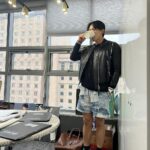 Rain Instagram - 겁나 일함… 🔥work hard