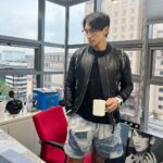Rain Instagram - 겁나 일함… 🔥work hard