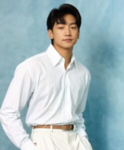 Rain Instagram - 흠… 눈이 왜 작아진거지…🤣
