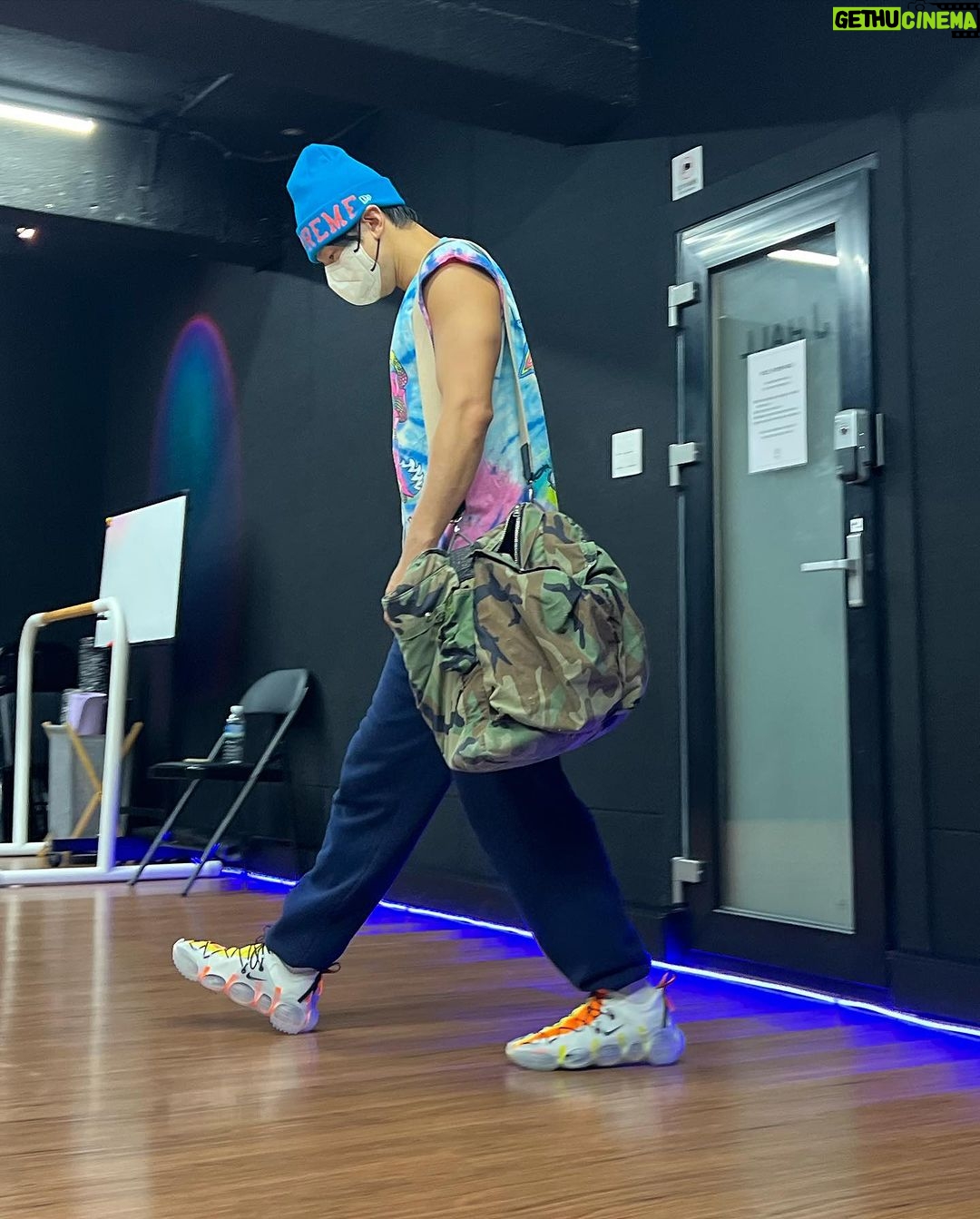 Rain Instagram - μ€λΉ μμπ₯π₯π₯π₯. π
π
π
κ·Όλ° μ°μ΅μ€ μ€μλ§μ λ€λ¦¬μ νμ΄ νλ¦¬κ³ μ μ΄ λ‘κΈ΄λ€ λ°μ λΉλ μ€κ³ β¦