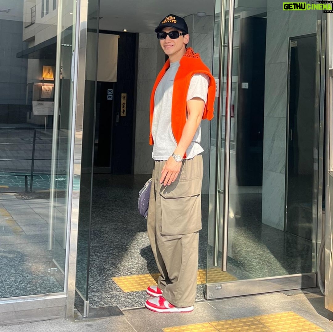 Rain Instagram - 날씨가 … 너무 좋다 좋은xx 가요 !!!!🔥🔥🫡 클럽 가즈아~