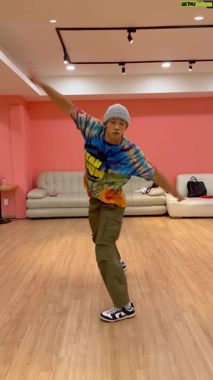 Rain Instagram - #도메스틱챌린지 #DomesticChallenge #SMF Let’s go🔥