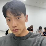 Rain Instagram - 음청~ 열공중👋🔥