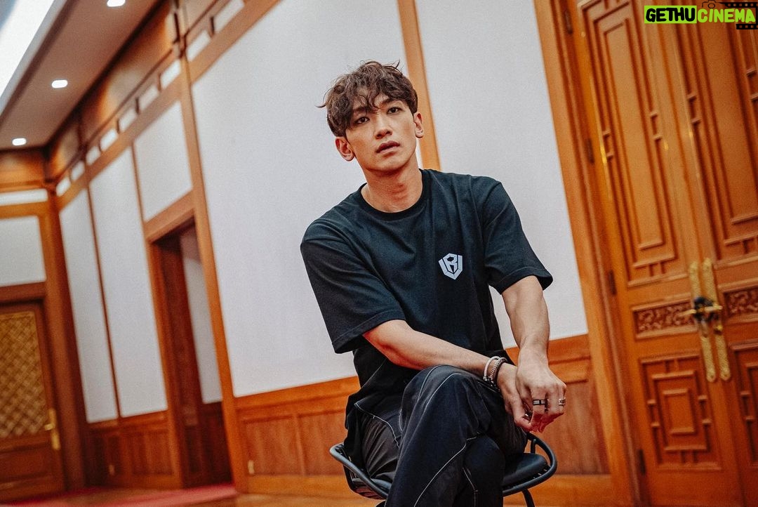 Rain Instagram - 단 한번의 무대 …#netflix 테이크 원🙏#oneshotoneopportunity 🔥🔥🔥🔥🔥🔥🔥🔥🔥🔥🔥🔥🔥🔥🔥 https://www.netflix.com/search?q=&jbv=81536826
