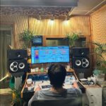 Rain Instagram - 힘든 하루 상 주자….!!!!!! #굴소바#기다려#공연#투어#애들은가라#작정했오#공연장잡음