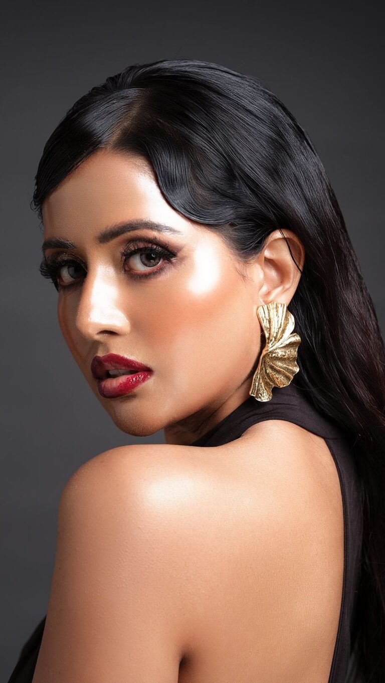 Raiza Wilson Instagram - We had to dive into the iconic @patmcgrathreal glass skin trend which was created for the amazing designer @maisonmargiela, we sprinkled our own glamorous spin on the beautiful @raizawilson, whom we absolutely adore! ✨💄 Muse-Actor- @raizawilson Makeup- @thesamanthajagan Hair- @the_hair_beyond Look has been beautifully captured and edited by @v.s.anandhakrishna #samanthajagan #bridesbysamanthajagan #celebritymakeupartist #bridesbysam #glassskin #glassskinmakeup #patmcgrath #maisonmargiela #johngalliano #makeup #makeuptutorial [ Patmcgrath, Glass Skin, Makeup, Celebrity, Raiza Wilson, Glam Look, Hairstyle, Festival Look, FYP, Explore, Maison Margiela] India