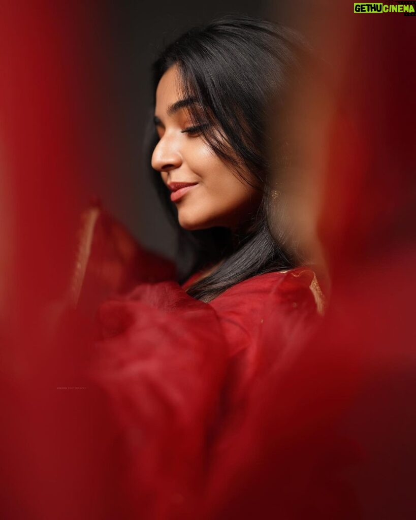 Rajisha Vijayan Instagram - A dash of red in this black and white world! ♥ @ashwinimathoor_couture x @jiksonphotography