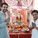 Rajpal Naurang Yadav Instagram - Ganpati Bappa Morya! 🙏🏻 @radharajpalyadav @palakmuchhal3 @juhiparmar @hitentejwani #ganpatibappamorya #ganpati #ganeshfestival Mumbai, Maharashtra
