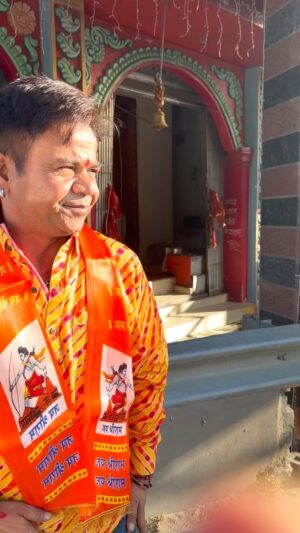 Rajpal Yadav Instagram - श्री राम मंदिर प्राण प्रतिष्टा की आप सबको मेरी तरफ़ से हार्दिक शुभकामनाएँ ! 🛕 जय श्री राम 🙏🏻

#jaishreeram #jaishriram #ayodhya