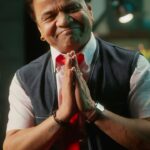 Rajpal Naurang Yadav Instagram - Moba Police ki madad karo aur dhundo Kathal! Agar mila, toh humko zaroor tag karke bhejo! Ab bas social media ka power hi help kar payega dhundne mei, humare chori hue do chamchamate kathal! #GumshudaKathal @sanyamalhotra_ @anantvjoshi @yashowardhanm @guneetmonga @ektarkapoor @achinjain20 @shobha9168 @ruchikaakapoor @ashokmishraa40 @vijayraazofficial @rajpalofficial @imsarafneha @guchagurpal @netflix_in @Sikhya @balajimotionpictures #BalajiMotionPictures @zeemusiccompany #KathalOnNeflix #Kathal