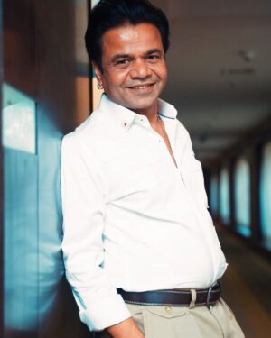 Rajpal Yadav Instagram - From the Kathal film trailer launch event 📸

Styled by @akansha.27 @tiara_gal 
Outfit by @brandaffairss
Clicked by @vivekbhanushali09