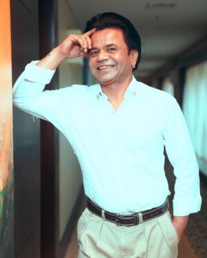 Rajpal Yadav Instagram - From the Kathal film trailer launch event 📸

Styled by @akansha.27 @tiara_gal 
Outfit by @brandaffairss
Clicked by @vivekbhanushali09