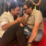 Rajpal Naurang Yadav Instagram - Red Carpet pe chale to bahut baar , aaj @castingchhabra ke saath baith ke bhi mazaa uthaaya! #redcarpet #popkaunonhotstar