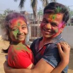 Rajpal Naurang Yadav Instagram - Happy Holi! Celebrating with my daughter, Honey !!🎉🎊 #holi #holifestival #rajpalyadav #holi2023