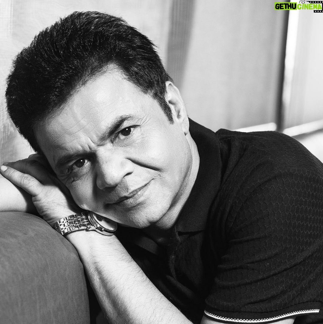 Rajpal Naurang Yadav Instagram - अनुमान गलत हो सकता है, पर, अनुभव कभी गलत नहीं होता । क्योंकि अनुमान हमारे मन की कल्पना है, और अनुभव हमारे जीवन की सीख है ॥ Photographer - @_rohitchoudharyphotography Makeup & hair - @contour_by_bhavikagala Location - @theresortmumbai Team - @greenlight__media #rajpalyadav #rajpaath #vanityvichaar