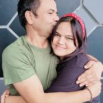 Rajpal Naurang Yadav Instagram - Happy daughters day to you 3 beautiful girls, Moni, Honey and Rehu who have made me the father I am today! Lots of love to you all ! Thank you for teaching me about a kind of love that can not be explained, only experienced! ❤️ Stylist- @stylebyshrey Photographer - @_rohitchoudharyphotography Makeup & Hair - @contour_by_bhavikagala Outfit - @dlabel Location - @theresortmumbai Team - @greenlight__media #rajpalyadav #happydaughtersday #daughterlove #fatherdaughter