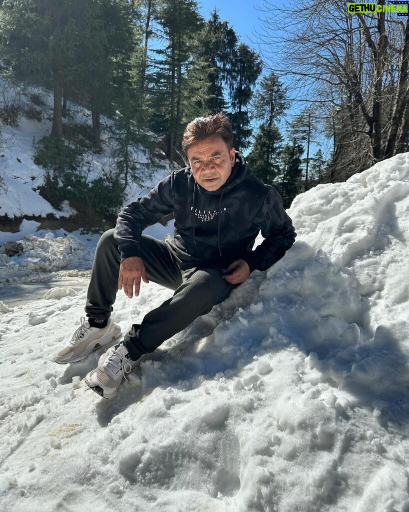 Rajpal Naurang Yadav Instagram - Shimla is so beautiful… love the snow 👌🏼 #rajpalyadav #shimla #shootdiaries