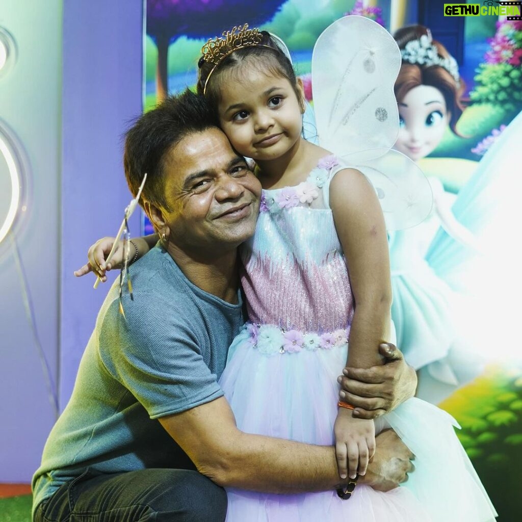 Rajpal Naurang Yadav Instagram - Happy 5th Birthday to my little Angel, Rehanshi ! I am so amazed at how quickly 5 years have gone by! I am lucky to be your proud papa ! May God bless you with all the success and happiness in the world my sweetheart ❤️ #happybirthday #Rehanshi #rajpalyadav Mumbai, Maharashtra