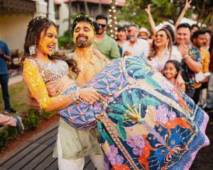 Rakul Preet Singh Instagram - Love and laughter 💛 #haldi

Thankyou @papadontpreachbyshubhika for getting the vibe bang on .. love the colours .. thankyou @shantanunikhil for always getting it right ! ❤️