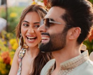 Rakul Preet Singh Instagram - Love and laughter 💛 #haldi

Thankyou @papadontpreachbyshubhika for getting the vibe bang on .. love the colours .. thankyou @shantanunikhil for always getting it right ! ❤️