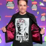 Ralph Macchio Instagram - I broke out the legend tee for the kids to see when presenting at the @kidschoiceawards !! #respect 📸 @kevinmazur