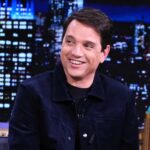 Ralph Macchio Instagram - @ralph_macchio looks back on his 1991 @ny_islanders hockey card! 🏒 #FallonTonight The Tonight Show Starring Jimmy Fallon