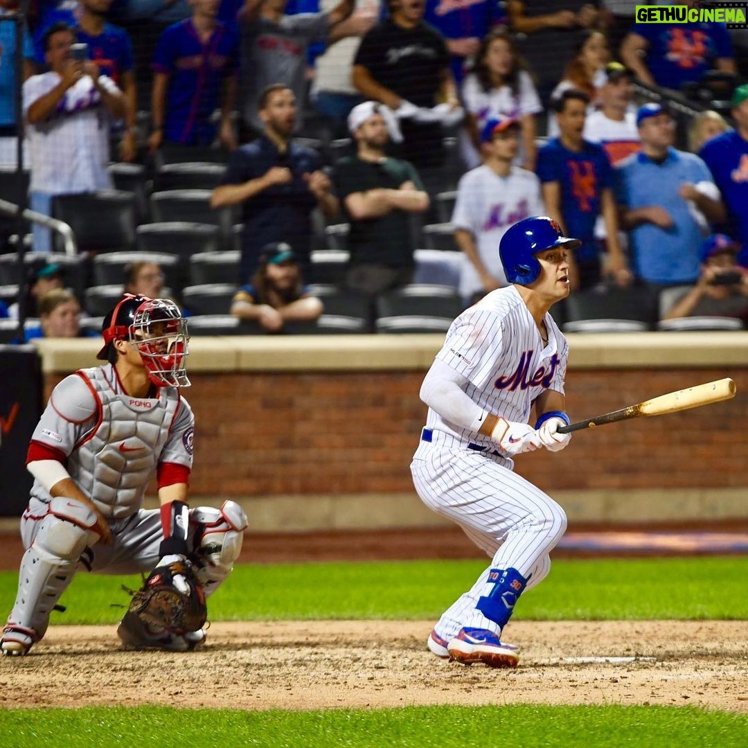 Ralph Macchio Instagram - What a night!! 3rd row for an amazing comeback win!! #mets #citifield #fatherson #mlb