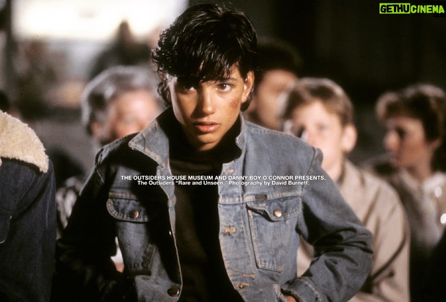 Ralph Macchio - 190K Likes - Johnny Cade is born on film. 1st day of shooting on set of “The Outsiders”
Rare photo by #DavidBurnett @theoutsidershouse