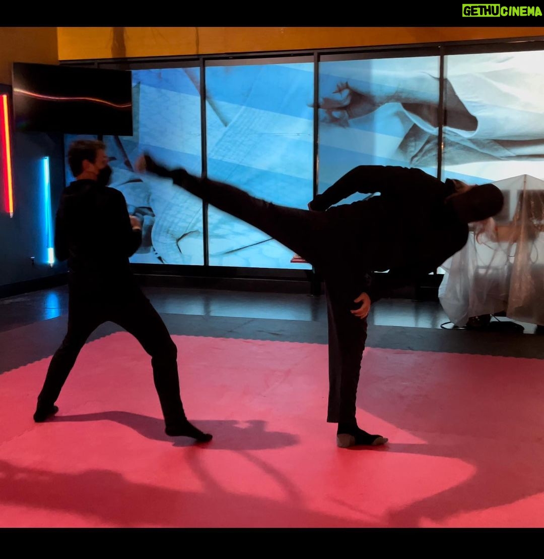 Ralph Macchio Instagram - Some screen grabs of the first walkthrough on LaRusso/Silver Pt2 in Ep 510 of @cobrakaiseries with the amazing @thomasiangriffith