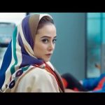 Rambod Javan Instagram - خانم #الناز_حبيبى يكى از باهوش‌ترين و با اخلاق‌ترین بازيگر هايی است كه باهاش كار كردم. اين روز ها هم در نقش رومينا در سريال #مردم_معمولى درخشان است. @elnazhabibi67