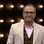 Rambod Javan Instagram - 🎈 سلام به همه 🖐🏼 امشب با یه مرحله‌ی جذابِ دیگه از مسابقه‌ی «ادا بازی» مهمون خونه‌هاتون هستیم💪🏼😎♥️ با حضور آرش برهانی، مهران غفوریان، شاهین جمشیدی و امیرعلی نبویان. . 📌 فکر می‌کنین کدوم تیم صعود می‌کنه؟! . . تیزر: بهار فنایی . ‏‎⏰قرارمون چارشنبه تا جمعه ‏‎ساعت ٢٣ شبكه نسيم ‏‎تکرار روز بعد ساعت ۳-۱۱-۱۷ . ‏‎‏@rambodjavan1 ‏‎‏@mehranghafourian_official ‏‎‏@borhani99 ‏‎‏@shahin_jamshidi #امیرعلی‌نبویان . ‏‎#خندوانه #رامبدجوان #جنابخان #نیما_شعبان_نژاد #ادابازی
