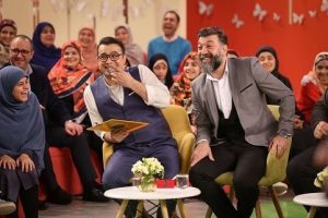Rambod Javan Instagram - یکی از شب‌های خوب خندوانه که چقدر به همه خوش گذشت.
چی به سرمون اومده که همش باید تسلیت بگیم.
علی جان روحت شاد.
خیلی دلمون برات تنگ می‌شه.

#علی_انصاریان 
#تسلیت