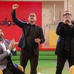 Rambod Javan Instagram - یکی از شب‌های خوب خندوانه که چقدر به همه خوش گذشت. چی به سرمون اومده که همش باید تسلیت بگیم. علی جان روحت شاد. خیلی دلمون برات تنگ می‌شه. #علی_انصاریان #تسلیت