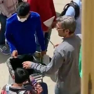 Rambod Javan Instagram - خجالت بکش آقای کم‌هوش و کم‌سواد و وحشی. اینها شاید پروفسور سمیعی و استاد شفیعی کدکنی و استاد شجریان و استاد علی دایی و استاد فیروز نادری هستن که اینقدر ساکت و مظلوم زیر دستها و نگاه ابله و حقیر تو قرار گرفتن. واااای به حال مملکتمون وااااای به حال آیندمون.