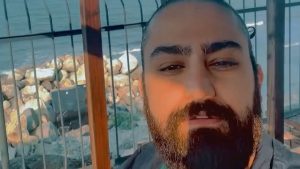 Rambod Javan Instagram - کار قشنگ احسان و رفقای قشنگش و قشنگم برای سیزده به در🌹
دمتون گرم من که کیف کردم امیدوارم شما هم کیف کنین باهاش.

قرار بود توی این ویدیو منم باشم که نرسیدیم ویدیو رو ضبط کنم و از همشون مخصوصا احسان عذر می‌خوام 

@ehsanalikhani 

#۱۳_بدر 
#احسان_علیخانی
#رامبد_جوان