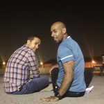 Rambod Javan Instagram - ارشای عزیزم، ارشای عزیزم، ارشای خیلی عزیزم. هنوز چقدر حرف نگفته و کار نکرده با هم داریم. من و تو وقتی همو می‌بینیم تپش قلب می‌گیریم. ارشا اصلاً دلم نمی‌خواد با زدن این حرفا جلوی بقیه اعتراف کنم که چقدر رفیقیم و چقدر حالم بده که نیستی. ارشای عزیزم از دست تو با این دیوونه‌بازیات که رفتی و انگار برات مهم نبود که دل ما توو این اوضاع خراب و مملکت داغون، خون‌تر از گذشته می‌شه. امید داشتن روز به روز سخت‌تر می‌شه و امید دادن، لحظه به لحظه غیرممکن‌تر. ارشای عزیزم تو الان باید باشی و دو دقیقه یه بار بری رو مخ من که بیا بانجی جامپینگ کن. بیا اسکای دایوینگ کن. بیا یه فیلم بسازیم مثل بورن. بیا یه عالمه سوسک بریزم روت که ترست از سوسک بریزه. بیا یه کاری کنیم این دنیای گُه قابل تحمل بشه. ارشای عزیزم، ارشای عزیزم، ارشای خیلی عزیزم.
