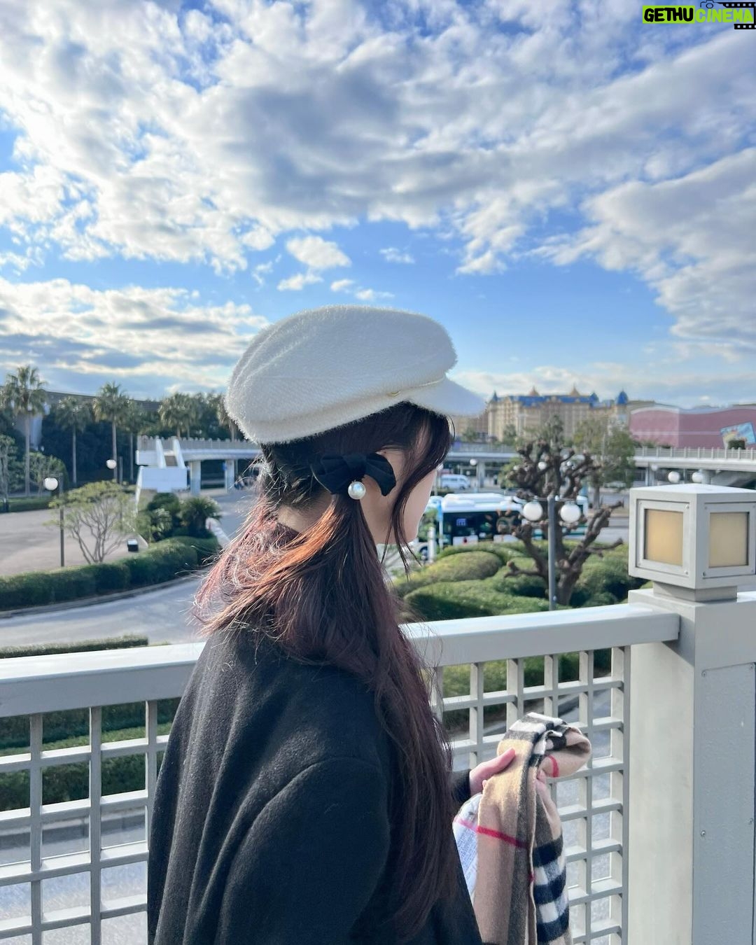 Ramida Jiranorraphat Instagram - ฝนตกเลยอดดูพลุ🥹 Tokyo Disneyland - 東京ディズニーランド