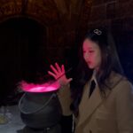 Ramida Jiranorraphat Instagram - Me, my wand and my Valentino🪄 #VALENTINOGAVARANI #locòbag Warner Brothers Harry Potter Studio Tour